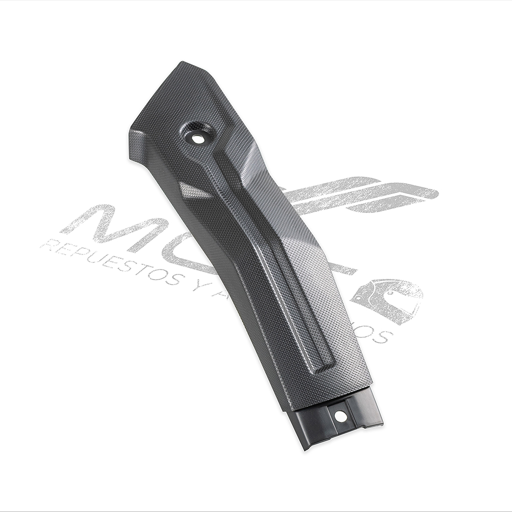 CUBIERTA SOPORTE SALPICADERA TRAS IZQ